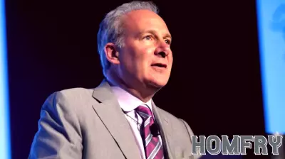 Peter Schiff Challenges Michael Saylor's Bitcoin Real Estate Analogy